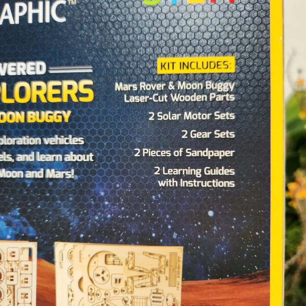 NEW NATIONAL GEOGRAPHIC Solar Model Kit Wooden 3D Puzzle Models NASA Space Explo